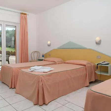 Hotel Lu' Porto Pino SantʼAnna Arresi