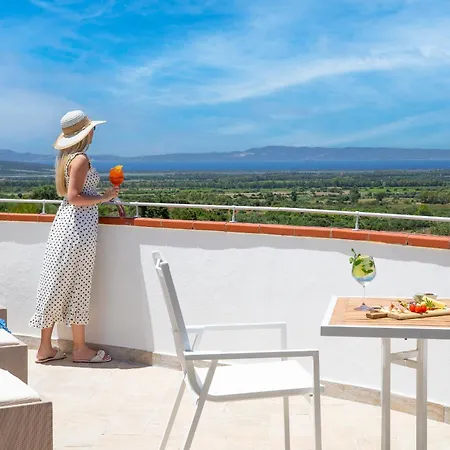 Lu' Porto Pino 4* 산타나아레시
