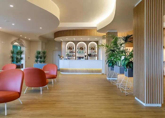 Hotel Lu' Porto Pino 4*