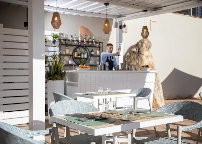 Hotel Lu' Porto Pino 4*