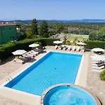 فندق Lu' Porto Pino 4*