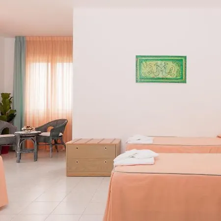 Отель Lu' Porto Pino 4*