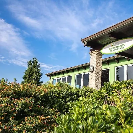 Lu' Porto Pino Отель