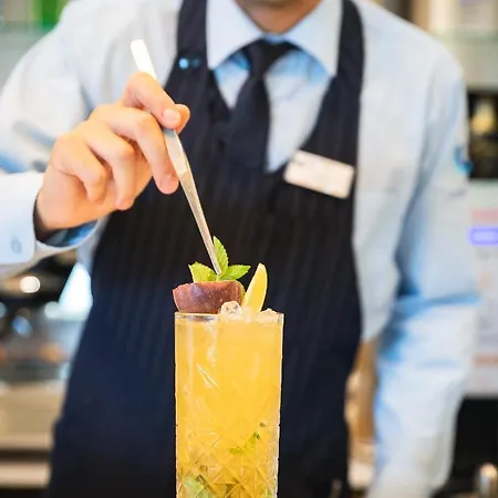 Lu' Porto Pino Otel