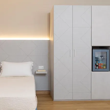 Lu' Porto Pino Отель Сант'Анна-Аррези