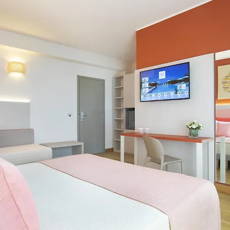 Hotel Lu' Porto Pino