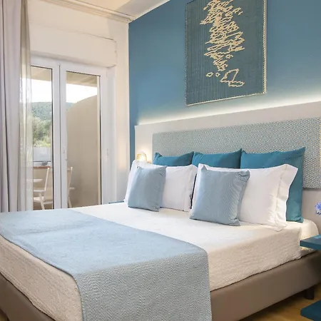 Lu' Porto Pino Отель 4*