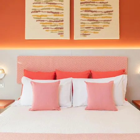 Отель Lu' Porto Pino Сант'Анна-Аррези