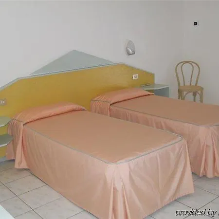 Отель Lu' Porto Pino 4*