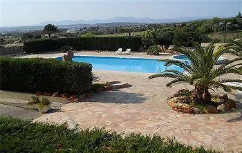 Lu' Porto Pino Отель Сант'Анна-Аррези
