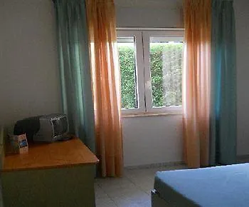 Lu' Porto Pino 4* Сант'Анна-Аррези
