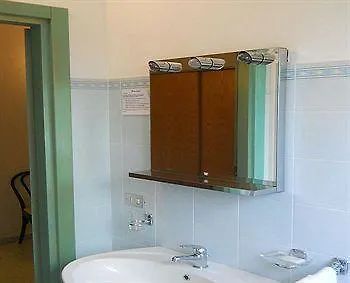 Lu' Porto Pino Отель 4*
