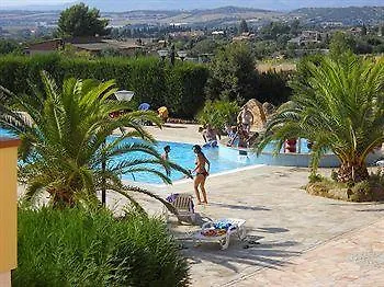 Lu' Porto Pino Отель