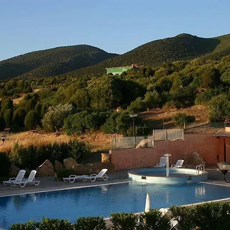 Lu' Porto Pino Отель 4*