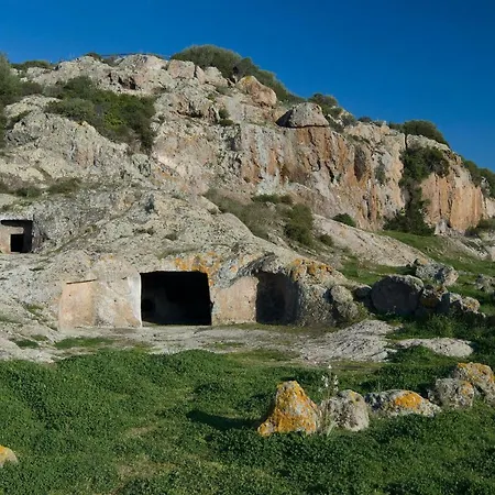 Lu' Porto Pino Сант'Анна-Аррези