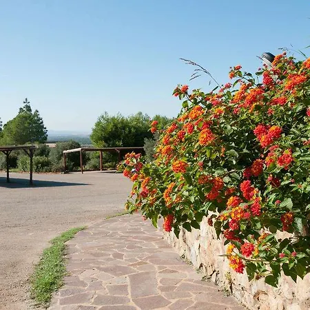 Lu' Porto Pino Отель
