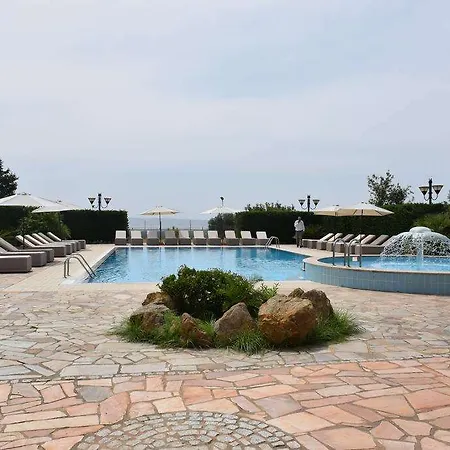 Lu' Porto Pino 4* Сант'Анна-Аррези