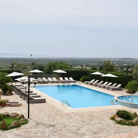 Отель Lu' Porto Pino