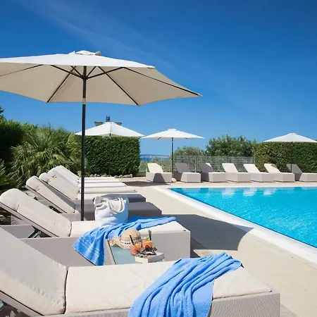 Отель Lu' Porto Pino