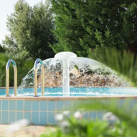 Отель Lu' Porto Pino 4*