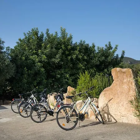 Lu' Porto Pino 4* Сант'Анна-Аррези