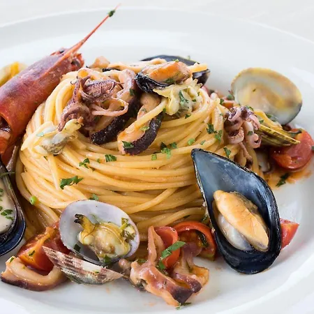 Отель Lu' Porto Pino Сант'Анна-Аррези