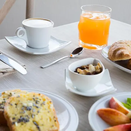 Lu' Porto Pino Отель