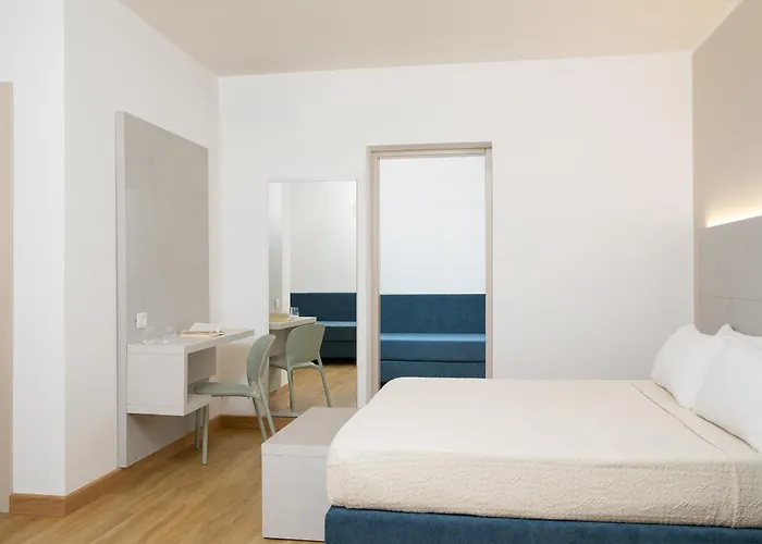 Hotel Lu' Porto Pino 4*