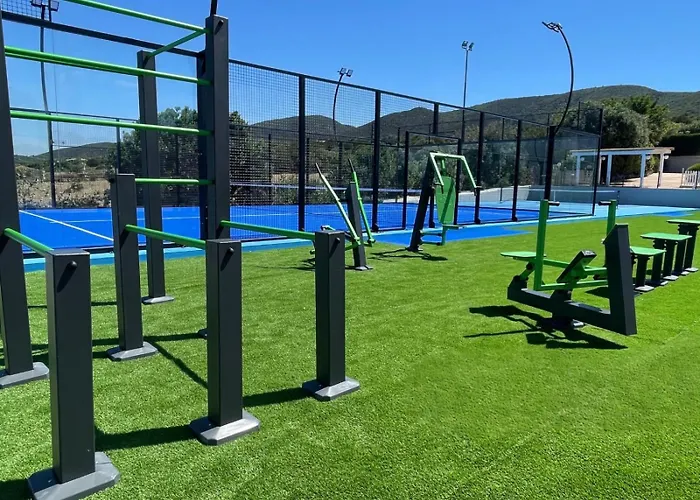 Hotel Lu' Porto Pino 4*