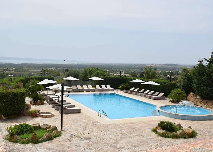 Hotel Lu' Porto Pino